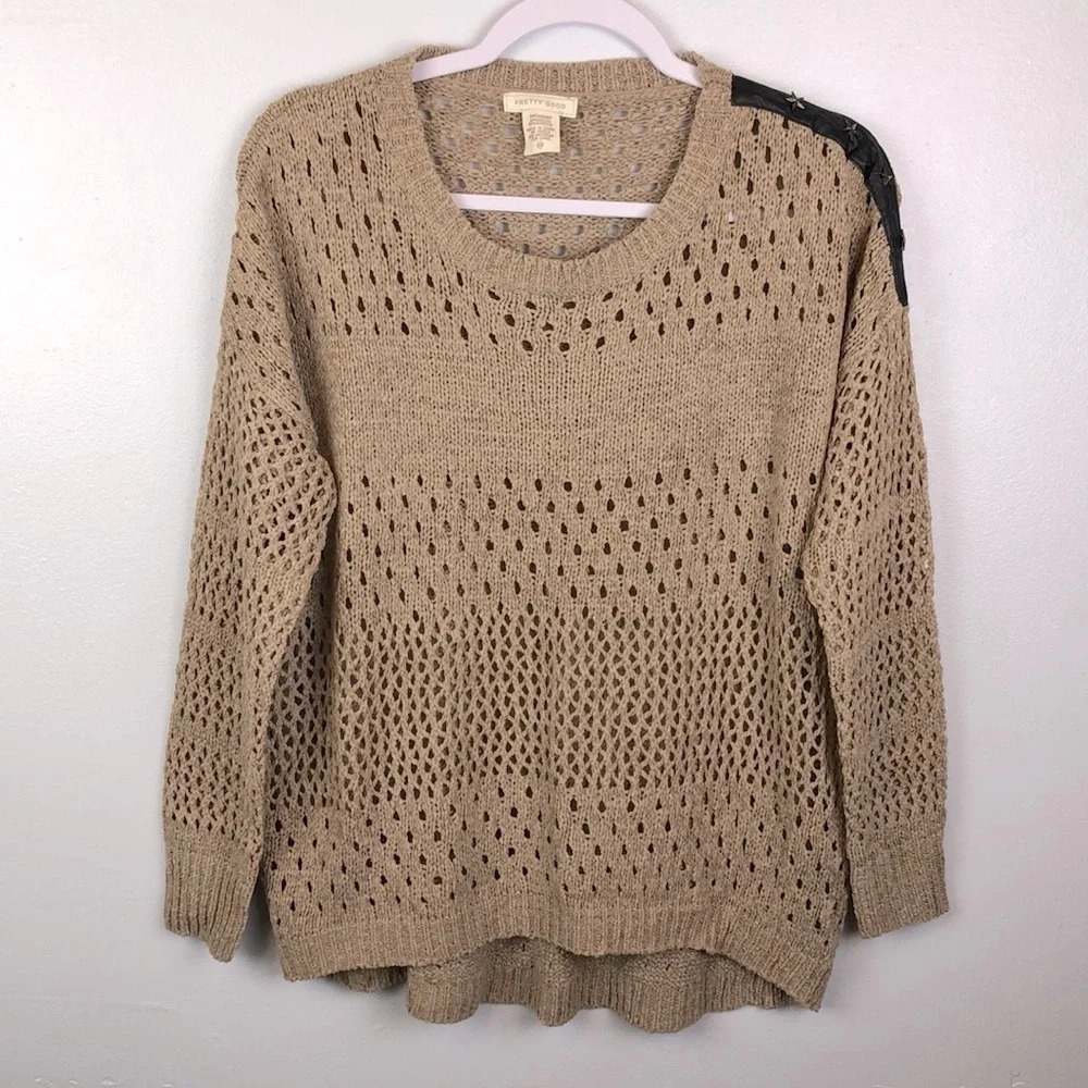 Pretty Good NWOT Women’s M/L Open Knit‎ Pullover Sweater With Star Accent